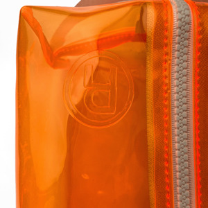 กระเป๋าเดินทาง PVC สีส้มใสพร้อมโลโก้ขนาดใหญ่ปรับแต่งได้ - Product Image 4