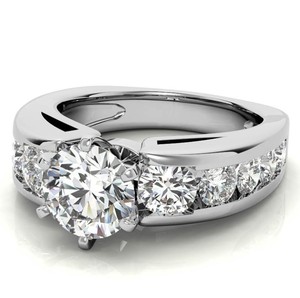 Bague en moissanite taille ronde en argent sterling 925 plaqué or blanc, solitaire classique de luxe pour fiançailles, mariage, promesse ou mariée - Product Image 3