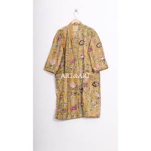 Robe Kantha matelassée faite main style kimono japonais, imprimé floral et oiseaux, 100% coton, pour l'été et le printemps - Product Image 1