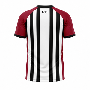 Maillot d'arbitre personnalisé pour homme, noir et blanc rayé, manches contrastées rouges, col en V, manches courtes, maillot de performance pour arbitres de basketball - Product Image 2