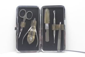 Luxuries Stainless Steel 5 Pieces Customizable Packaging Travel-Friendly <b>Nail</b> Care <b>Kit</b> with Case Steel Manicure Pedicure Set - Product Image 3