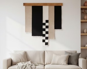 Tapiz de macramé hecho a mano estilo antiguo en blanco y negro, ideal para dormitorio, sala de estar y decoración interior clásica. - Product Image 2
