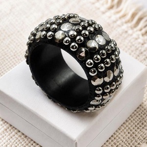 Brazalete de madera hecho a mano de perfil ancho con incrustaciones de metal detalladas - Estilo étnico tribal F S International Uttar Pradesh - Product Image 4
