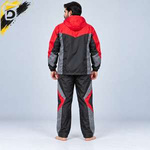 Survêtement imperméable de qualité supérieure, design pratique en deux pièces, tissu hydrofuge pour une utilisation active en extérieur - Product Image 4