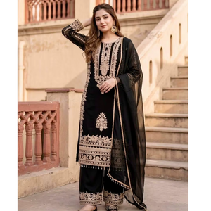 Ensemble de kurta festif brodé avec un tissu chiffon à imprimé numérique, orné d'une bordure en dentelle sur quatre côtés et d'un salwar assorti HG 247- DC - Product Image 1