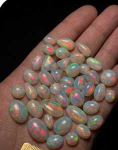 Opale d'Éthiopie naturelle, cabochon, pierre précieuse en vrac, taille ovale, jeu de couleurs multibrillantes, certifiée par un tiers, pour la fabrication de bijoux - Product Image 4
