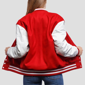 Chaqueta Varsity Personalizada de Moda para Mujer, Mangas de Cuero, Chaqueta Clásica de Béisbol con Letras, Chaqueta Bomber de Alta Calidad para Mujer - Product Image 3
