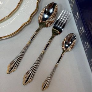 Juego de Cubiertos Metálicos Elegantes que se Adaptan al Estilo de Vida Moderno con Belleza Funcional y Estructura Duradera - Product Image 2