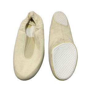 Nouvelles chaussures de gymnastique plates et extensibles pour adultes et enfants, avec semelle en caoutchouc et matériau en cuir, pour filles, garçons, femmes et hommes, prix de vente promotionnel - Product Image 1