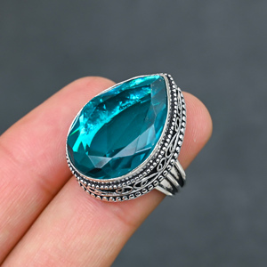 Anillo de Topacio Azul Moderno y Elegante, Corte Pera, Engaste en Bisel, Plata de Ley 925, Joyería Hecha a Mano - Product Image 2