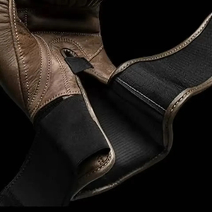 Gants d'entraînement professionnels MMA et Kickboxing en cuir PU, anti-humidité, à lacets, avec poignets personnalisables et légers - Product Image 2