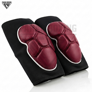 Coudières de protection personnalisées, noires et rouges, légères, de qualité supérieure, offrant une protection moyenne à élevée, flexibles, durables et robustes. - Product Image 3