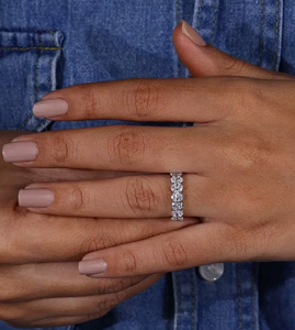 Bague d'éternité de mariage en or massif 14 carats avec sept diamants ovales CVD de 1,75 carat pour elle, alliance assortie - Product Image 5