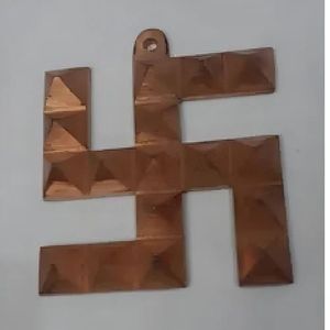 Décoration Murale Carrée en Cuivre Pur Plaqué Or, Motif Swastika Indien Religieux Hindou, Designs Personnalisés pour Mariage Traditionnel et Usage Industriel - Product Image 2