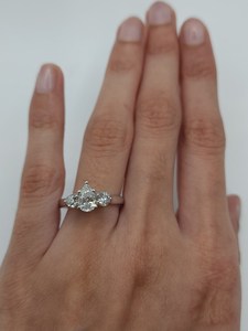 Anillo de Compromiso de Diamantes Cultivados en Laboratorio para Mujer, 3 Piedras, PT950 VS1, Forma de Pera, Ovalada y Redonda, Banda Nupcial, Oro Blanco, Certificado IGI, Joyería de Boda - Product Image 2