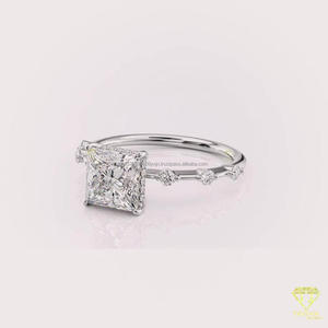 Bague de fiançailles en or blanc taille princesse, solitaire, avec bande d'accentuation en diamant, bague de mariée minimaliste, bague de promesse - Product Image 1