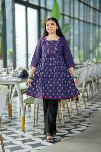 Salwar Kameez traditionnel pour femme en coton jaune et vert imprimé, longueur cheville, avec fonction d'évacuation de l'humidité et panneau avant brodé - Product Image 2