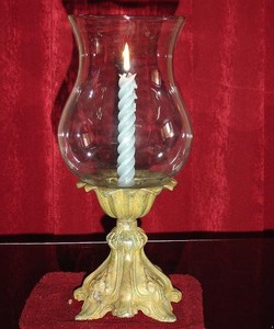 Portavelas Decorativo de Metal y Vidrio Estilo Hurricane Royal, Farol Decorativo para Centro de Mesa, Decoración del Hogar - Product Image 1