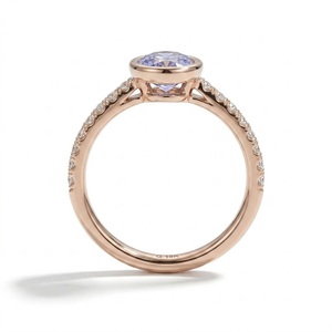 Élégante bague de fiançailles en or massif 18 carats avec diamant de laboratoire ovale de 1,5 carat, qualité DEF et VVS, sertie clos, certifiée IGI - Product Image 5
