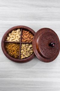 Caja de almacenamiento de madera hecha a mano con compartimentos divididos para frutos secos y frutas deshidratadas, expositor redondo tallado para mesa, artesanía antigua - Product Image 2