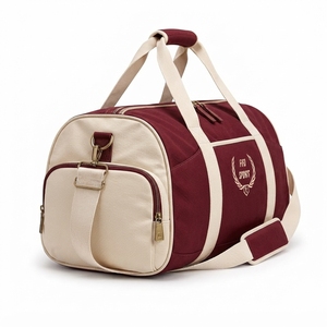 Sac de voyage compact avec construction robuste, poignées de transport faciles à utiliser et sac de sport adapté aux courts séjours et au fitness - Product Image 6