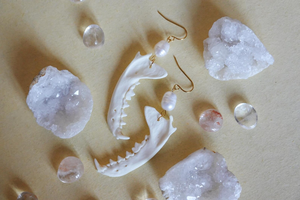 Pendientes de Hueso de Marta con Perlas Auténticas, Joyería Ecológica Hecha a Mano, Artesanía Natural para Regalos Empresariales - Product Image 6