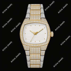 Reloj Tonneau de Lujo con Esfera Blanca y Diamantes Incrustados, Correa con Diamantes en Tono Dorado, Elegante Reloj de Estilo Impresionante - Product Image 3