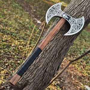 Hache Viking à double tête forgée à la main en acier à haute teneur en carbone, hache de combat à double tranchant avec fourreau en cuir – Vente chaude - Product Image 3
