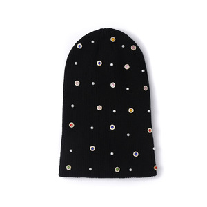 Bonnet en tricot avec décoration de fleurs en strass, points et perles, bonnet d'hiver mignon et chaud - Product Image 4