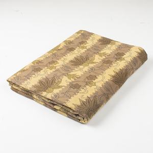 Tissu en coton imprimé floral en gros, tissu imprimé Dabu, tissu imprimé au bloc, tissu indien teint aux plantes, vêtements pour femmes - Product Image 1