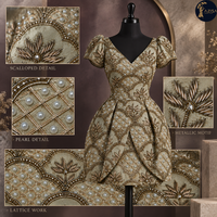 Tissus pour robes à motif de treillis perlé avec motifs floraux métalliques et arches festonnées |   Textiles décoratifs pour robes de mariée et tenues de soirée
