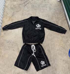 Vente en gros OEM de haute qualité hommes été Streetwear deux pièces ensemble nylon coupe-vent veste short logo brodé survêtement - Product Image 5