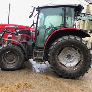 Tractor Agrícola Usado Massey Ferguson MF 5711 M 4x4, 22HP, Motor Cummins, con Caja de Cambios y Bomba - Product Image 3