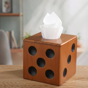 Boîte à mouchoirs en bois Ludo Dice, couvercle décoratif élégant, accessoire de maison raffiné pour la cuisine, la salle de bain, le bureau ou la table. - Product Image 1