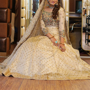 Lehenga nupcial bordado, vestido de novia largo hasta el suelo, de seda/tela de red, con espalda con cordones, atuendo de fiesta elegante para recepción, estilo étnico tradicional. - Product Image 4