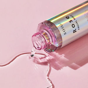 Brume visage à la rose de la marque cosmétique coréenne n°1 SOQU, extrait de rose, fabriqué en Corée, cosmétique K-beauty, brume hydratante pour la peau. - Product Image 3