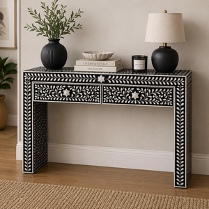 Table console cascade en os jaune moutarde avec incrustations en os cintrées, trois tiroirs et embouts dorés, disponible à prix de gros. - Product Image 6