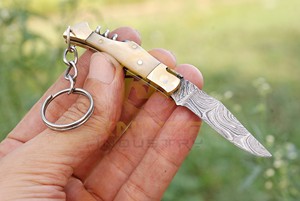 Couteau de poche pliant mini en acier Damas, porte-clés, couteau EDC, manche en résine, outil de survie pour camping en extérieur, personnalisable OEM, garantie 3 ans - Product Image 2