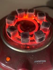 Coco Gold Shisha Charcoal de Indonesia de confianza por Riyadhs Finest diseñado para sesiones suaves y ambiente limpio en Majlis - Product Image 6