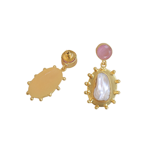 Pendientes de Perlas Barrocas Chapados en Oro con Detalles Rosados, Pendientes de Aro con Piedras Semipreciosas, Joyería al por Mayor - Product Image 3