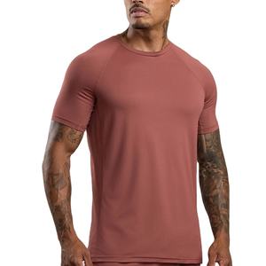 Vêtements de sport pour hommes, t-shirt de sport respirant et écologique en coton 100% pour la course à pied et la musculation, coupe ajustée, 180 g/m², vente en gros - Product Image 3