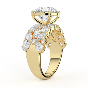 Bague opulente en or jaune large avec diamant rond brillant, mosaïque botanique et grappe de diamants poire et marquise, bijou de déclaration - Product Image 4