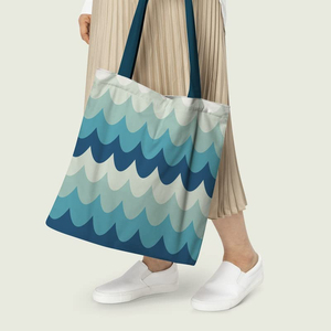 Sac fourre-tout en polyester écologique en gros avec logo personnalisé imprimé, fermeture à cordon, design mignon pour femmes et filles - Product Image 3