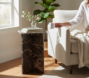 Mesa Auxiliar de Mármol de Estilo Moderno de Mediados de Siglo - Product Image 2