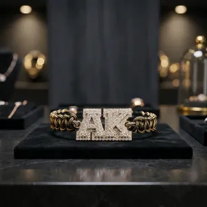 กำไลข้อมือเพชรโมอิสซาไนต์ AK Initial ชุบทอง ประดับเพชรแบบ Pave Setting สำหรับทุกเพศ หรูหรา กำไลแบบ ID ทรงกลมเจียระไนแบบ Brilliant Cut เหมาะสำหรับสวมใส่ทุกวัน - Product Image 4