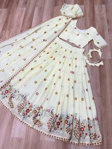 Lehenga Choli con Bordado Color Marfil para Mujer, Traje Étnico Tradicional Indio con Dupatta, Colección para Bodas y Festivales - Product Image 5
