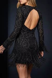 Robe de cocktail noire de luxe à franges perlées pour femmes |   Robe de soirée longue en maille à manches longues avec broderie à la main - Product Image 3