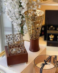 Brûleur d'encens en bois avec support cylindrique brun foncé, support arqué en métal doré et base ronde, diffuseur d'arômes décoratif - Product Image 2