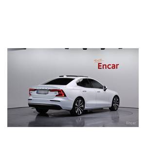 Volvo S60 B5 2024, Ultra Brillante, Volante a la Izquierda, Caja de Cambios Automática, Asientos de Cuero, Cámara Trasera - 12,356 km - Product Image 2