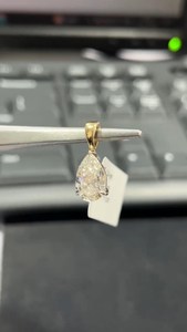 Colgante de compromiso clásico con diamante cultivado en laboratorio de 2.00 quilates en forma de pera, color ámbar, certificado IGI, E VS1, oro amarillo de 14 quilates, solitario. - Product Image 2